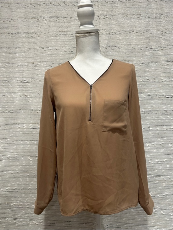 Forever 21 Tops - Forever 21 Tan V-Neck Zip Pullover Blouse